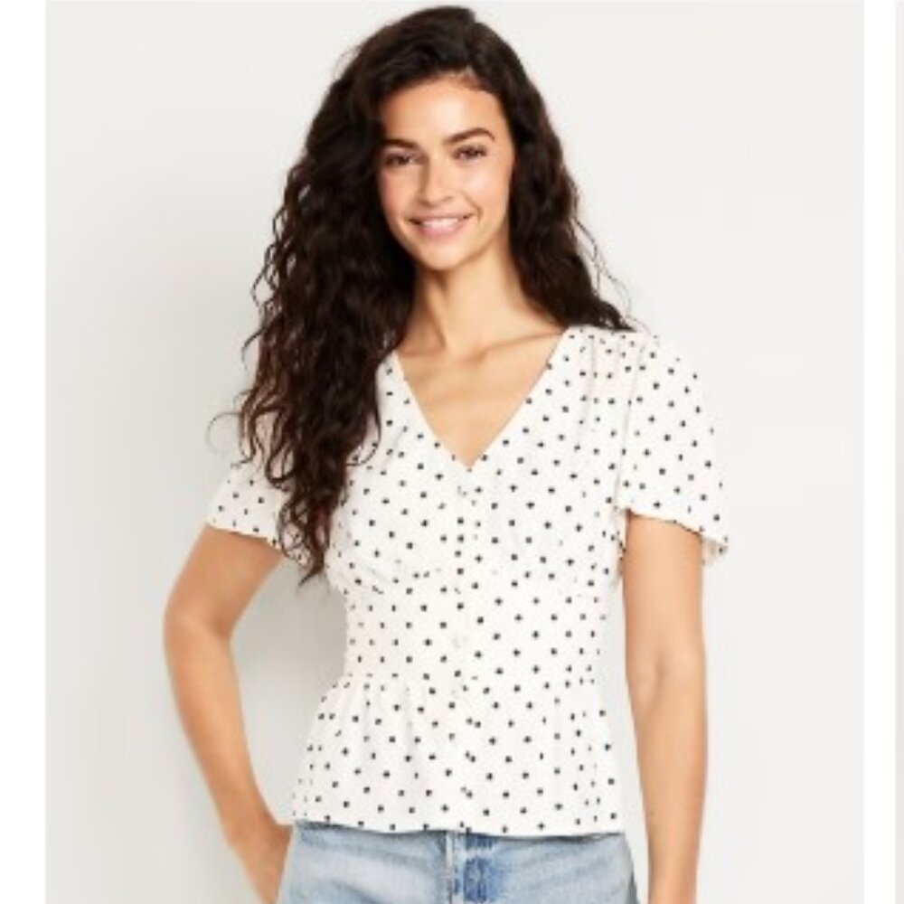 NWT Old Navy V-Neck Button-Down Crepe Top